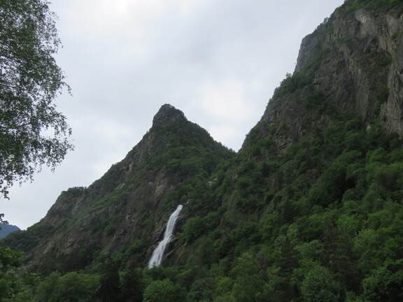 Водопад Писающая Корова