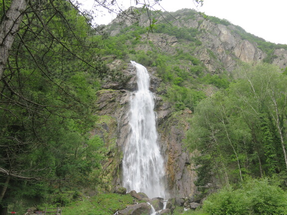 Водопад Писающая Корова